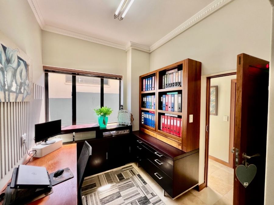 5 Bedroom Property for Sale in Oubaai Western Cape